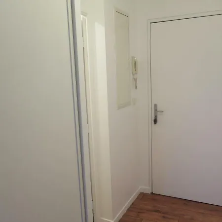 Alpha Apartment *